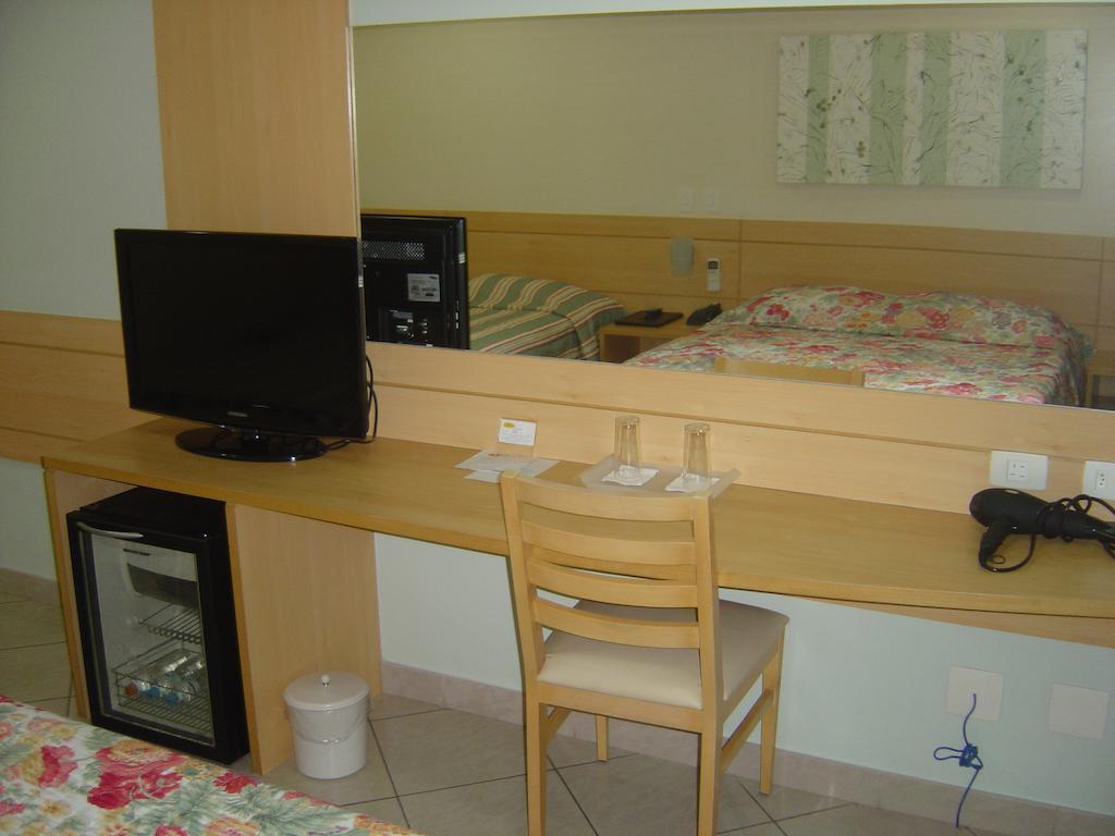 Hotel Domani Гуарульос Екстериор снимка