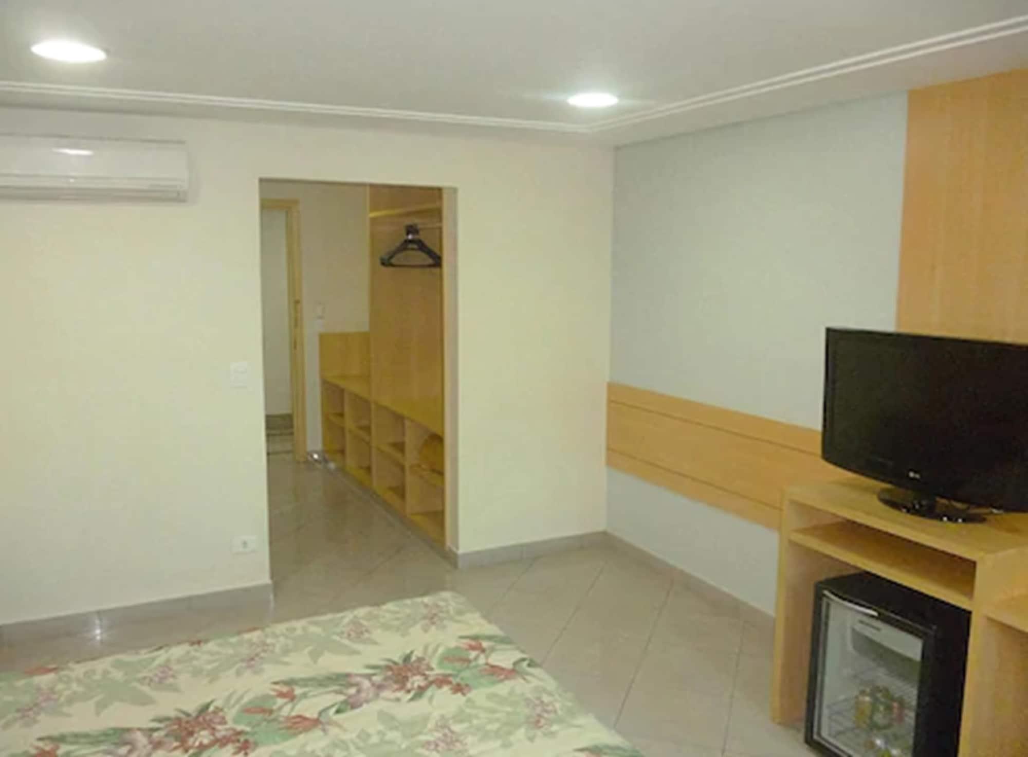 Hotel Domani Гуарульос Екстериор снимка
